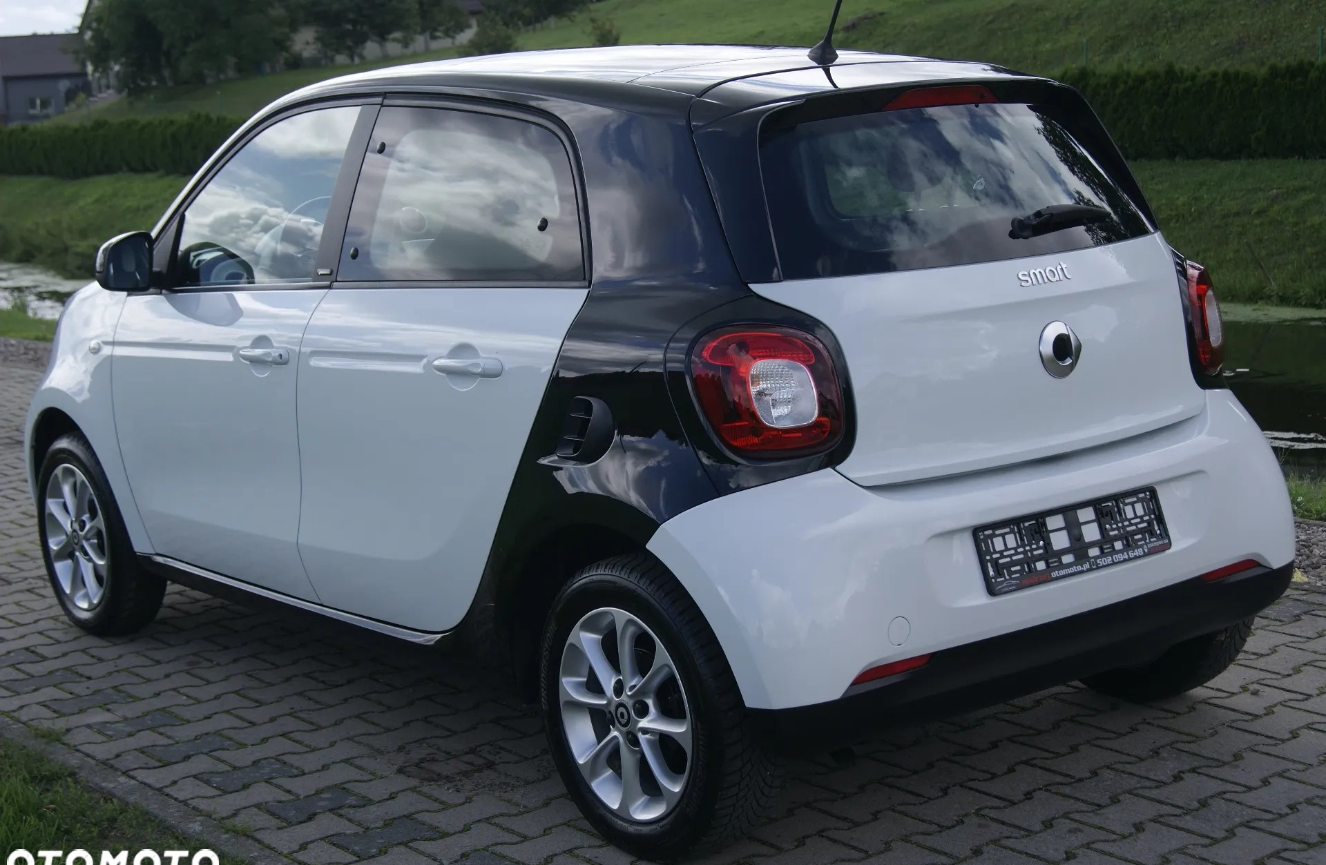 Smart Forfour cena 26000 przebieg: 175950, rok produkcji 2015 z Sierpc małe 191